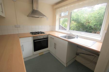 2 bedroom Flat for sale in The Elms, Andover, SP10