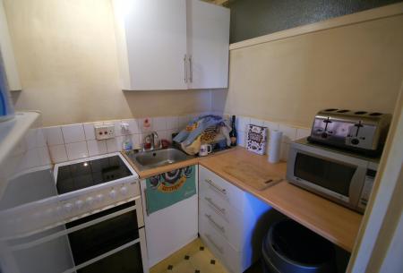 1 bedroom Flat to let in Weyhill Road, Andover, SP10