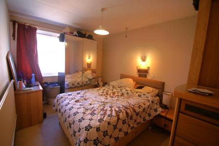 1 bedroom Flat to let in Weyhill Road, Andover, SP10