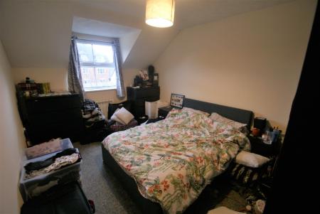 2 bedroom Flat to let in London Street, Andover, SP10