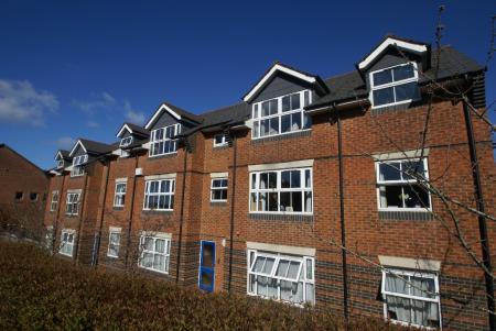 London Street, Andover, SP10