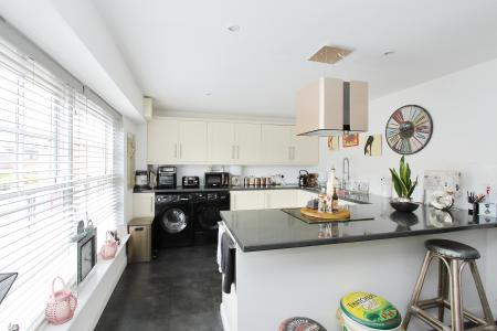3 bedroom Semi-detached house for sale in Upper Clatford, Andover
