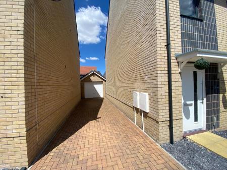 3 bedroom Detached house to let in Cashmere Drive, Andover, Andover, SP11