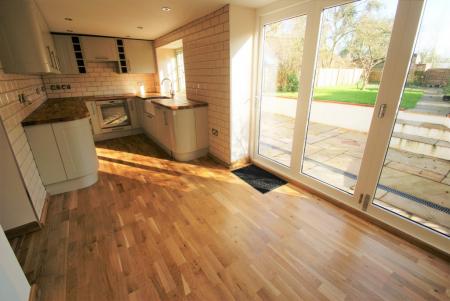 2 bedroom Terraced House to let in Church Street, Collingbourne, SN8