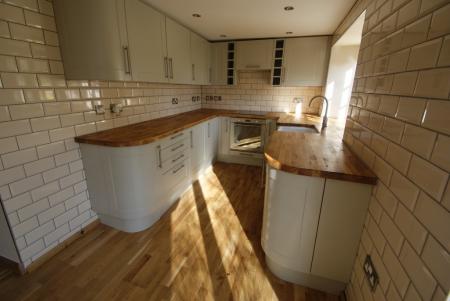 2 bedroom Terraced House to let in Church Street, Collingbourne, SN8