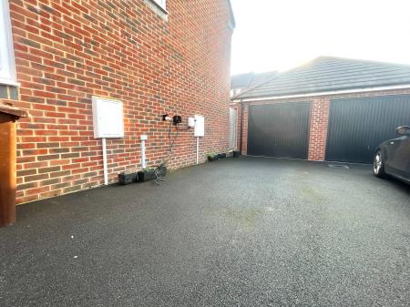 3 bedroom Semi-detached house to let in Marchment Close, Andover, SP11