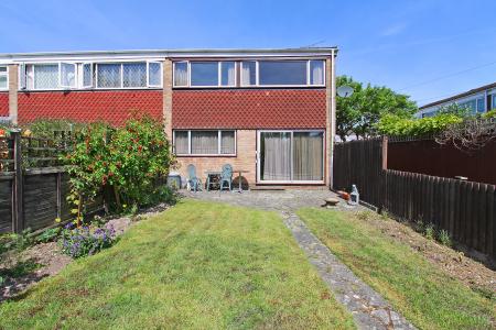 3 bedroom End of terrace house for sale in Gallaghers Mead, Andover