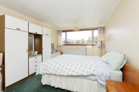 3 bedroom End of terrace house for sale in Gallaghers Mead, Andover
