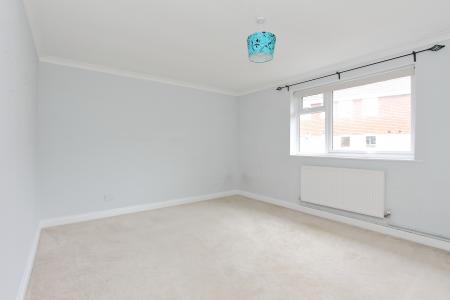 2 bedroom Maisonette to let in Neville Close, Andover