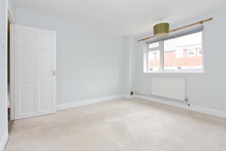 2 bedroom Maisonette to let in Neville Close, Andover