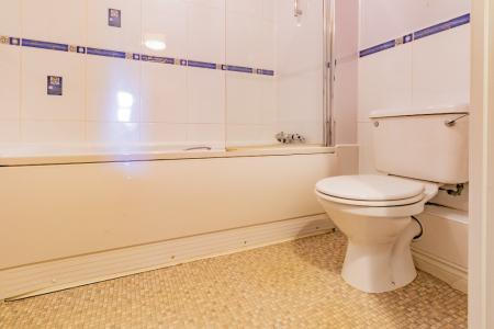 2 bedroom Flat for sale in Kilworth Court, Andover