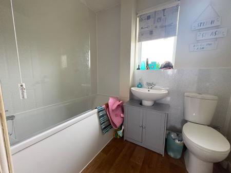 3 bedroom Terraced House to let in Wood Park, Ludgershall