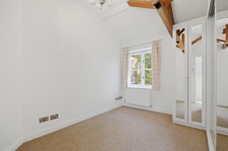 1 bedroom Flat for sale in The Cloisters, Junction Road