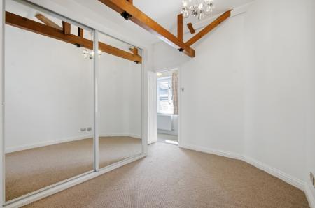 1 bedroom Flat for sale in The Cloisters, Junction Road