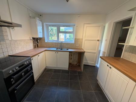 2 bedroom Ground floor maisonette to let in Suffolk Road, Andover, SP10