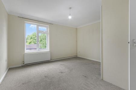 1 bedroom Flat for sale in Landseer Court, Artists Way, Andover