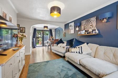 3 bedroom Detached house for sale in Weyhill Gardens, Weyhill