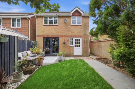 3 bedroom Detached house for sale in Weyhill Gardens, Weyhill