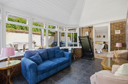 5 bedroom Detached house for sale in Hardyfair Close, Weyhill