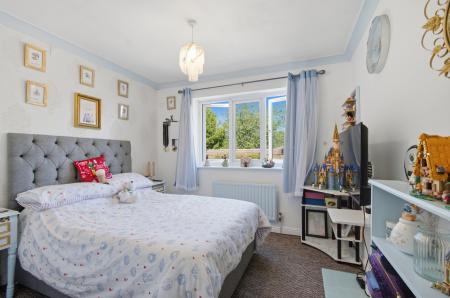5 bedroom Detached house for sale in Hardyfair Close, Weyhill
