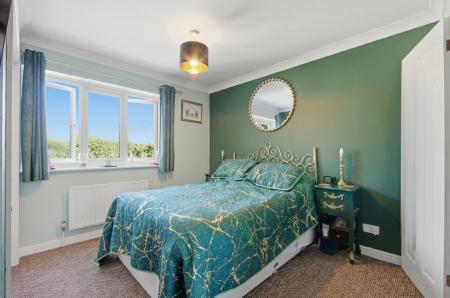 5 bedroom Detached house for sale in Hardyfair Close, Weyhill