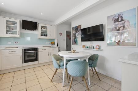 5 bedroom Detached house for sale in Hardyfair Close, Weyhill
