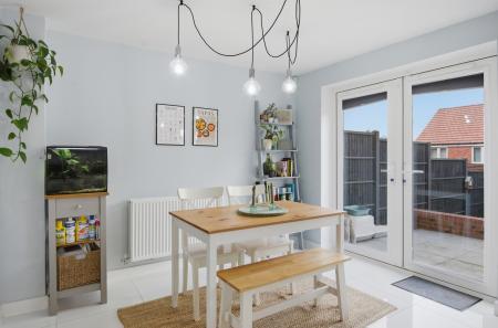 4 bedroom Detached house to let in Halter Way, Andover