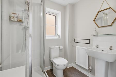 4 bedroom Detached house to let in Halter Way, Andover