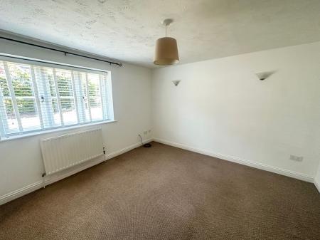 1 bedroom Ground floor maisonette to let in Cardinal Mews, Vestry Close, Andover