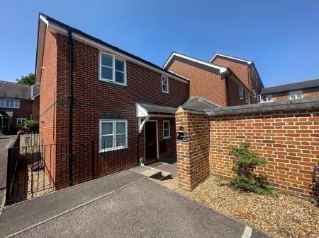 1 bedroom Ground floor maisonette to let in Cardinal Mews, Vestry Close, Andover