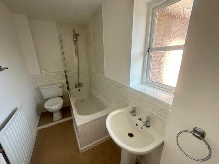 1 bedroom Ground floor maisonette to let in Cardinal Mews, Vestry Close, Andover
