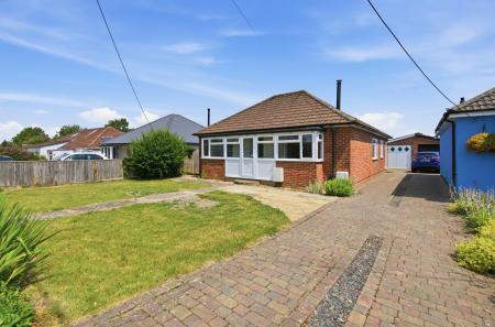 2 bedroom Bungalow to let in Astor Crescent, Ludgershall