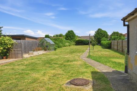 2 bedroom Bungalow to let in Astor Crescent, Ludgershall