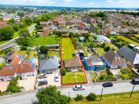2 bedroom Bungalow for sale in Astor Crescent, Ludgershall