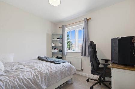 4 bedroom Semi-detached house for sale in Blossom Close, Andover