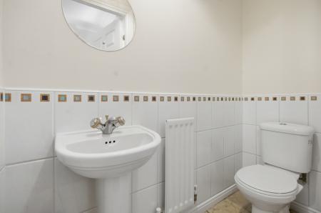 4 bedroom Semi-detached house for sale in Blossom Close, Andover