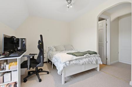 4 bedroom Semi-detached house for sale in Blossom Close, Andover