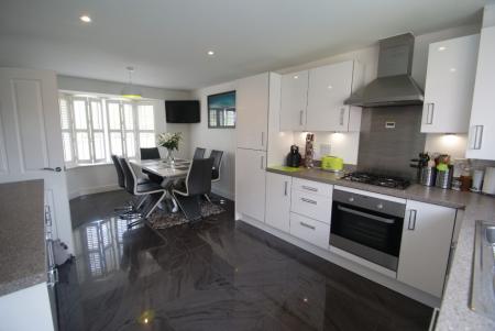 1 bedroom House share to let in Tapestry Road, Andover, SP11