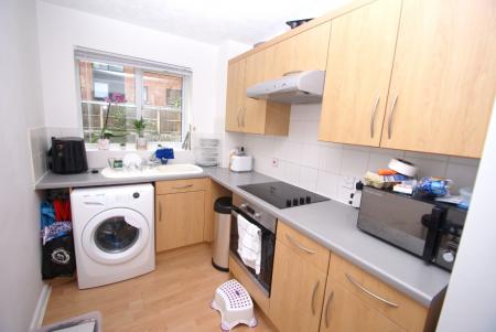 2 bedroom Flat to let in Suffolk Road, Andover, SP10