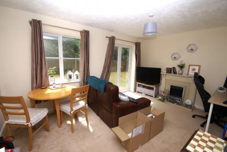 2 bedroom Flat to let in Suffolk Road, Andover, SP10