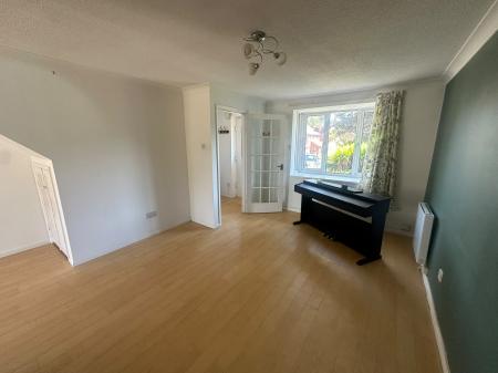 3 bedroom Link detached house to let in Rectory Place, Weyhill