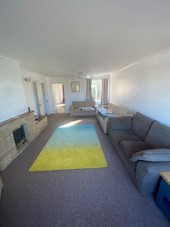 6 bedroom Detached house to let in Potters Way, Laverstock