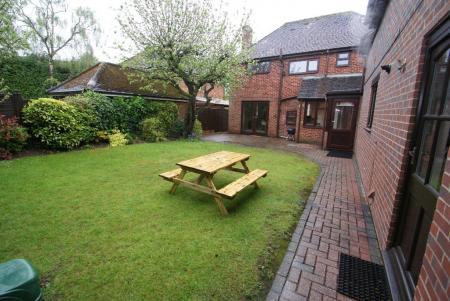 1 bedroom House share to let in Weyhill Road, Andover, SP10