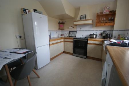 2 bedroom Semi-detached house to let in Rowan Close, Durrington, SP4