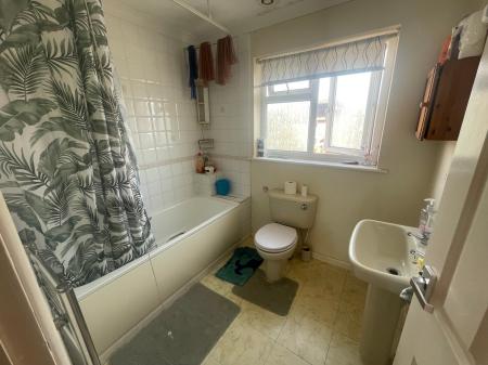 2 bedroom Semi-detached house to let in Rowan Close, Durrington, SP4