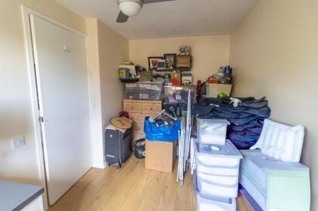 2 bedroom Flat to let in Shepherds Spring Lane, Andover, SP10