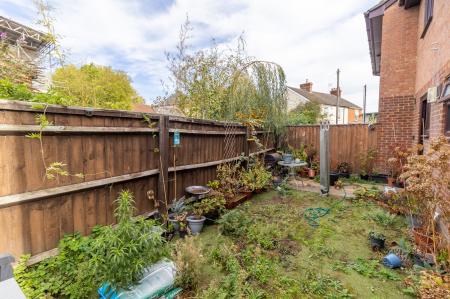 2 bedroom Flat to let in Shepherds Spring Lane, Andover, SP10