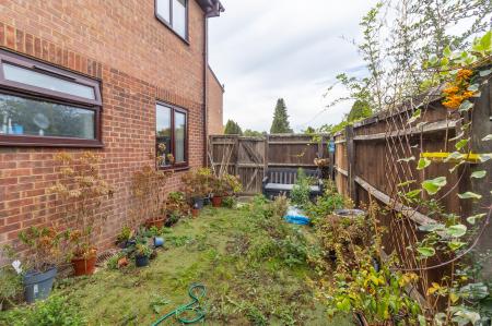 2 bedroom Flat to let in Shepherds Spring Lane, Andover, SP10