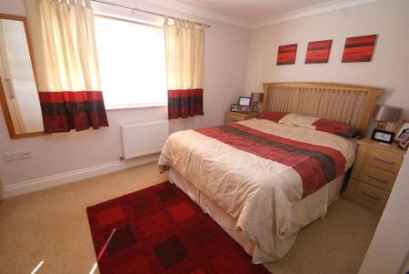 3 bedroom Terraced House for sale in Colvin Close, Andover