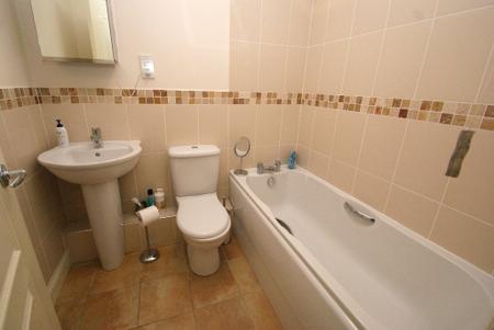 3 bedroom Terraced House for sale in Colvin Close, Andover